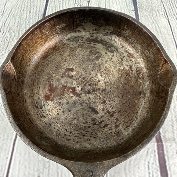 WAGNER WARE Cast Iron 6 1/2 Inch Skillet, Made In USA, #3, "K" - Picture 8 of 8